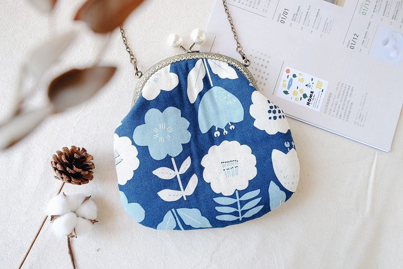 |一朵一朵| 斜背链条 珍珠色圆珠口金包 斜背包 侧背包 礼物 - 侧背包/斜挎包 - 棉．麻 