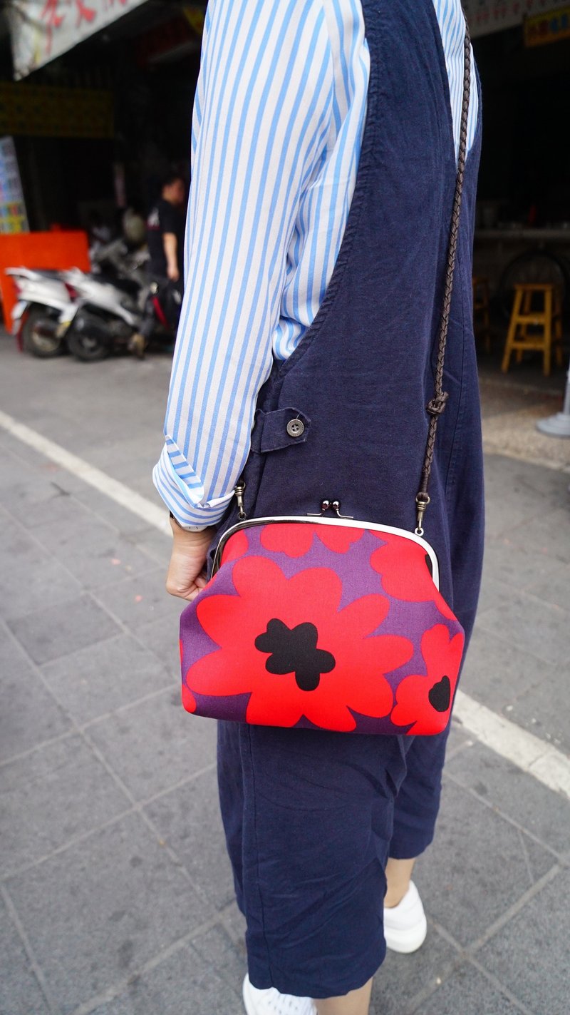 北欧简约斜背口金包-大红大紫 - 侧背包/斜挎包 - 棉．麻 