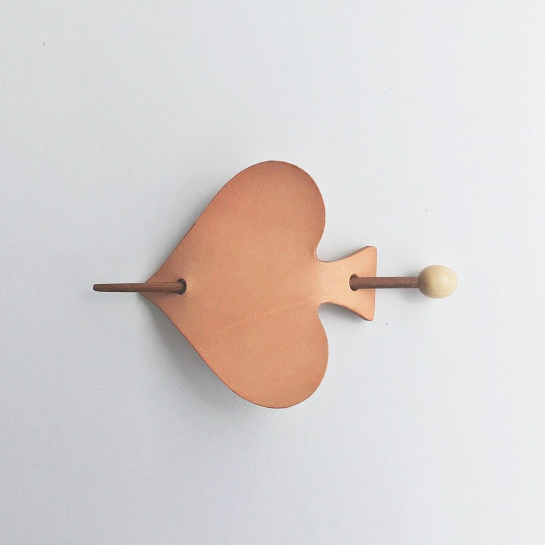 Leather and hairpin Tochigi leather spade - 发饰 - 真皮 卡其色