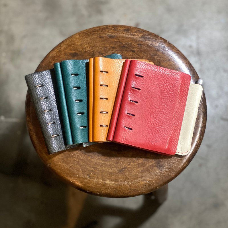 M5 尺寸顶级意大利制 Minerva Box 手工手帐，附笔架，包邮。采用顶级整张皮革，柔软触感，可向后折叠书写，功能性十足。 - 笔记本/手帐 - 真皮 