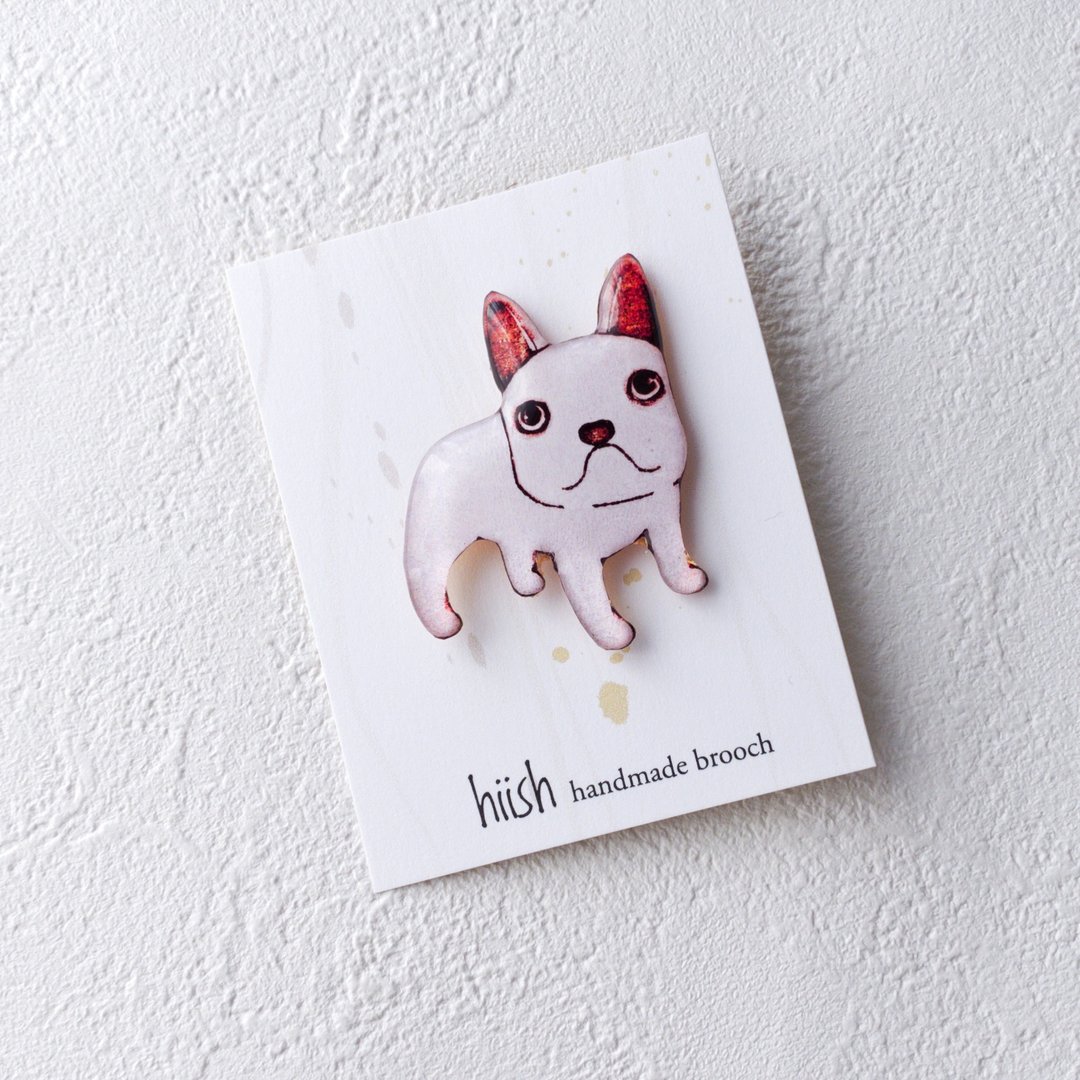 French bull brooch - 胸针 - 树脂 白色