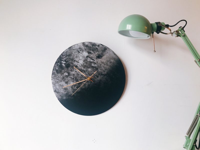 手喷月球挂钟 时钟 直径30CM - 时钟/闹钟 - 塑料 灰色