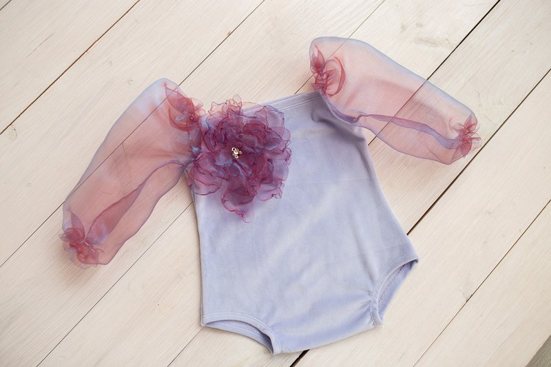 新生儿女孩的紫色连身衣：小女孩的完美服装 - 婴儿饰品 - 其他金属 紫色