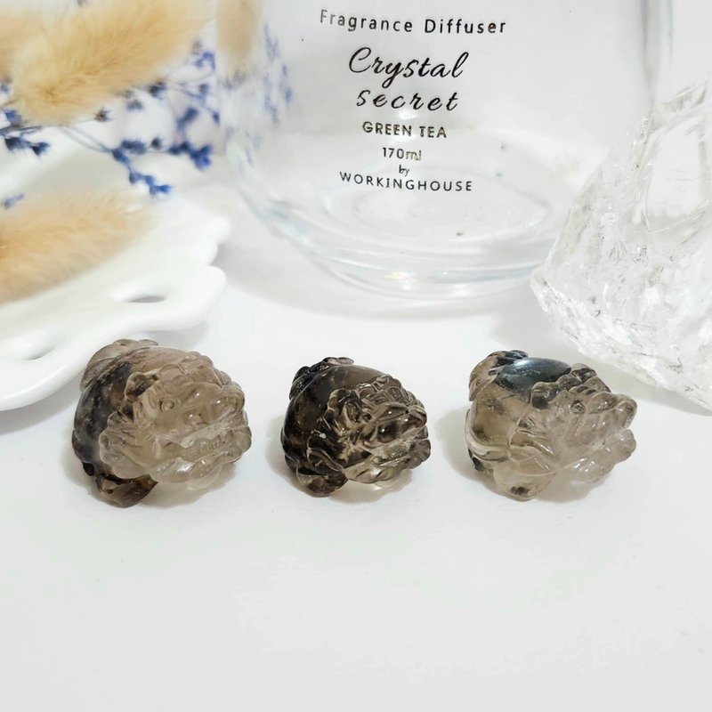 茶晶带赤铁矿钛晶花龙龟/赤铁矿龙龟/银闪龙龟 - 摆饰 - 水晶 咖啡色