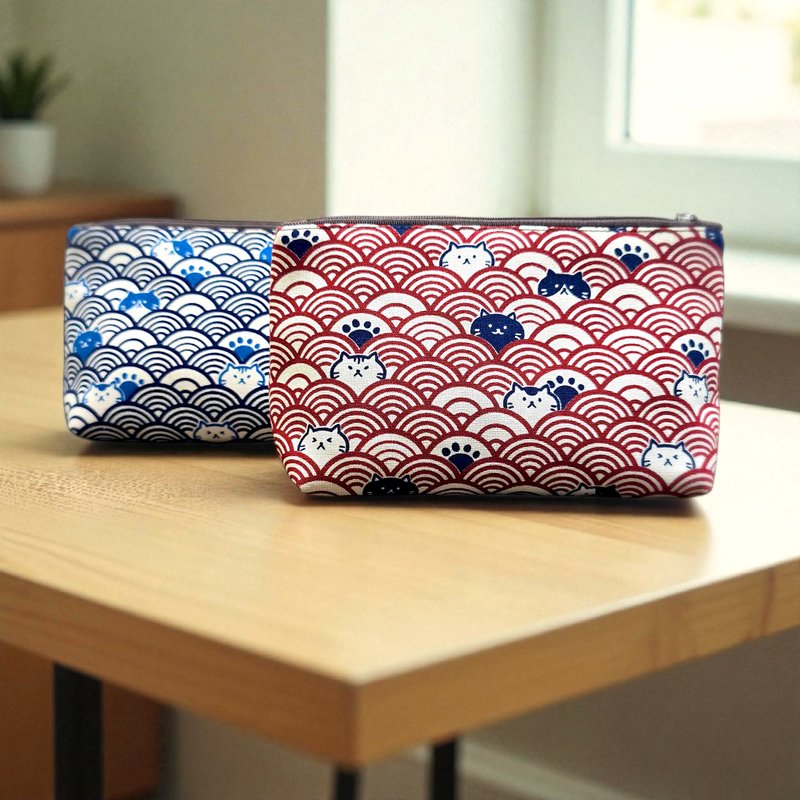 BagelMom 日和猫系拉链化妆布包-红&蓝 - 化妆包/杂物包 - 棉．麻 多色