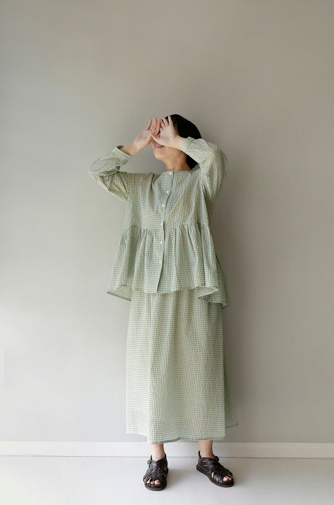 清凉夏日 浅草绿细格纹  圆领压褶大摆衬衫上衣 - 女装上衣 - 棉 