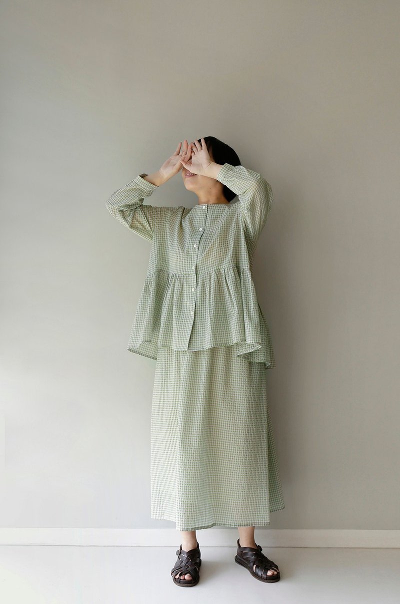 清凉夏日 浅草绿细格纹  圆领压褶大摆衬衫上衣 - 女装上衣 - 棉．麻 