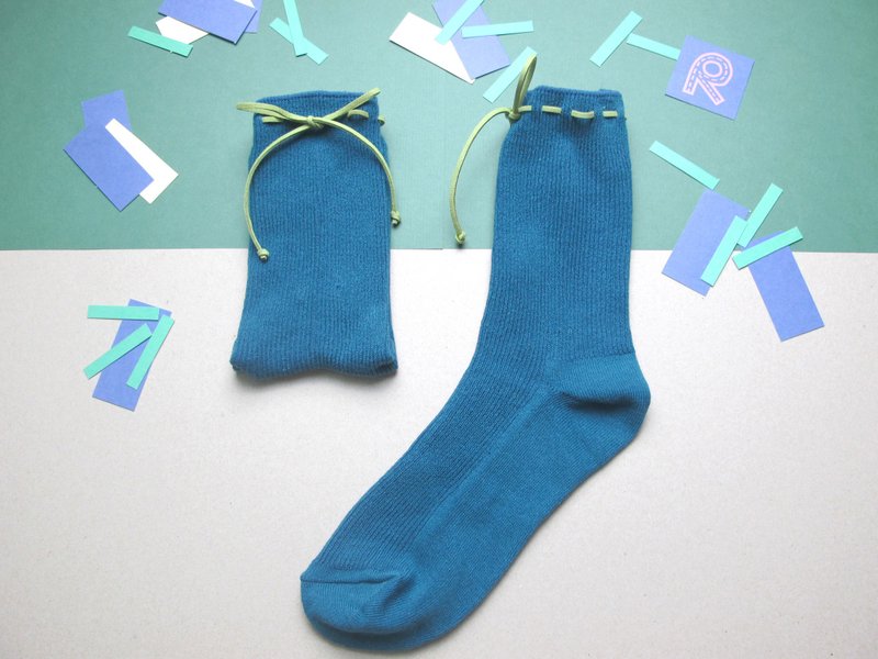 II Socks/文青款绑绳中统袜/孔雀蓝/接单订制 - 袜子 - 棉．麻 蓝色