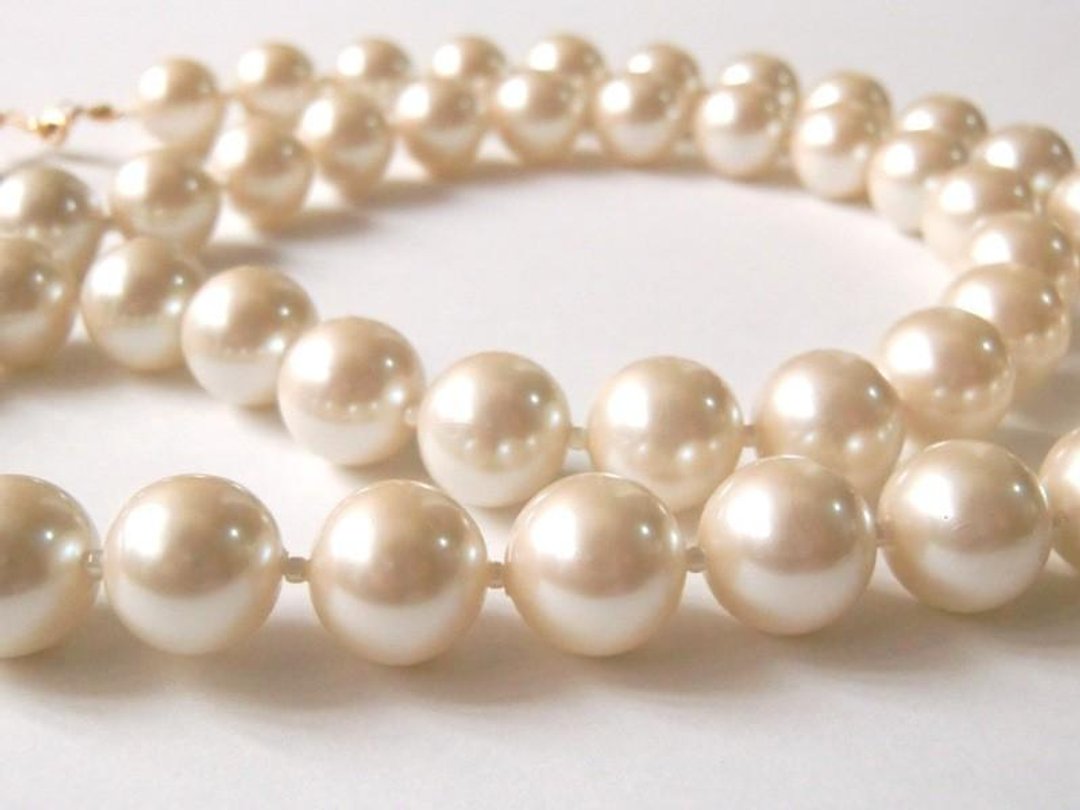 Large grain airy pearl long necklace classy ornate refined light pearl large hollow hollow hollow pearl party wedding artificial pearl artificial pearl resin pearl - 长链 - 塑料 卡其色