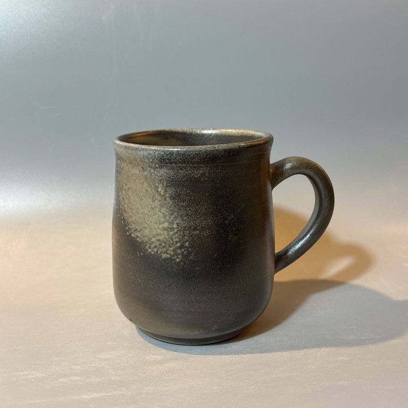 柴烧 500cc 古朴马克杯 / 啤酒杯 / 小平凡手作 - 茶具/茶杯 - 陶 