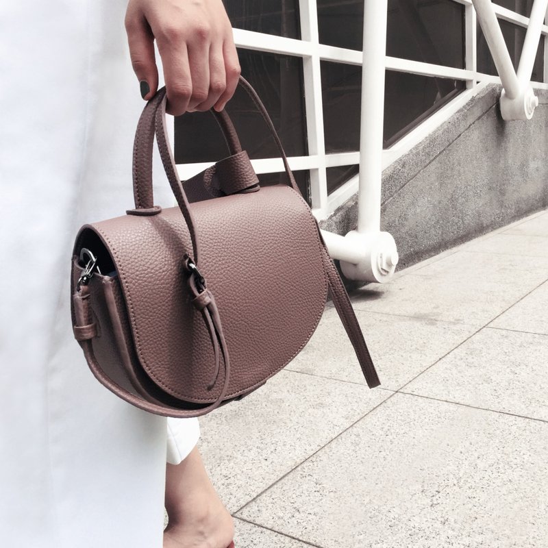 半圆形手提斜背包 玫瑰褐色 - 手提包/手提袋 - 人造皮革 