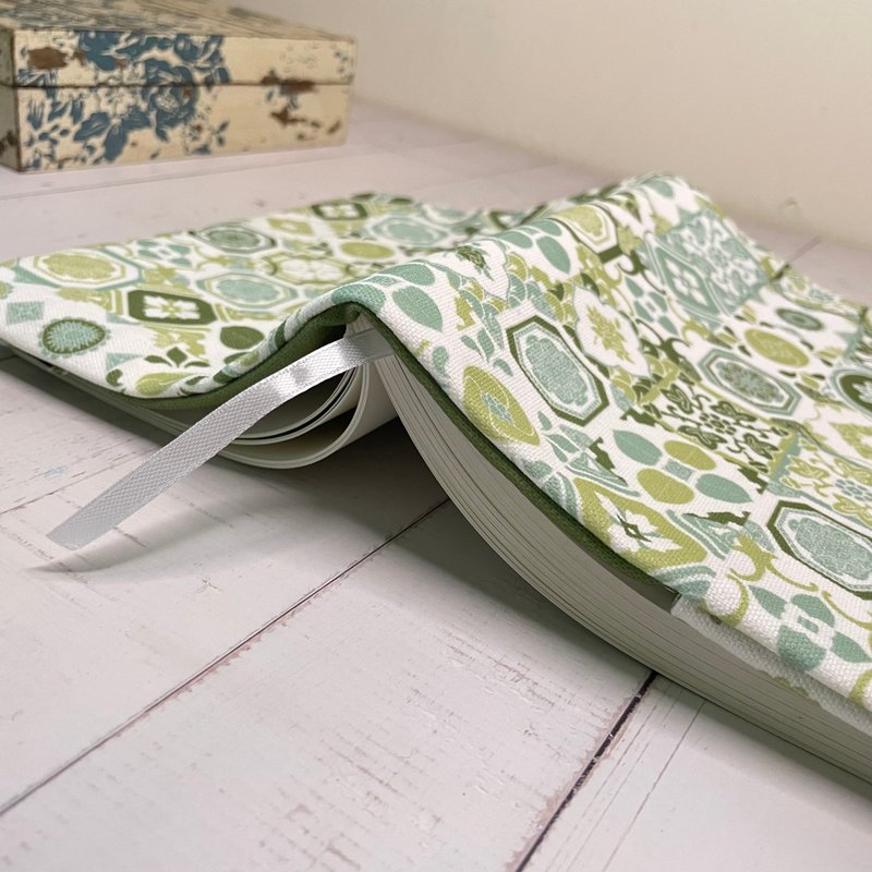 A5 布书套 帆布书衣 防泼水 厚度可调整 (妈妈手册可装入)-蕨色 - 书衣/书套 - 棉．麻 绿色