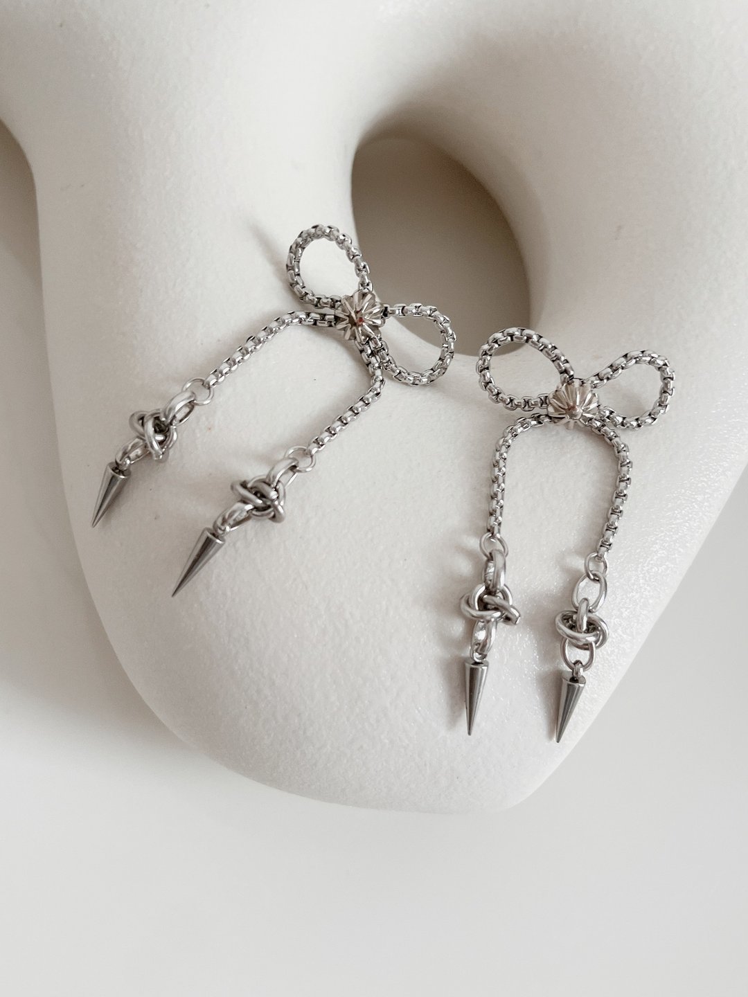chain ribbon studs 耳针 耳夹 不对称 长款 银色 大尺寸 - 耳环/耳夹 - 其他金属 银色