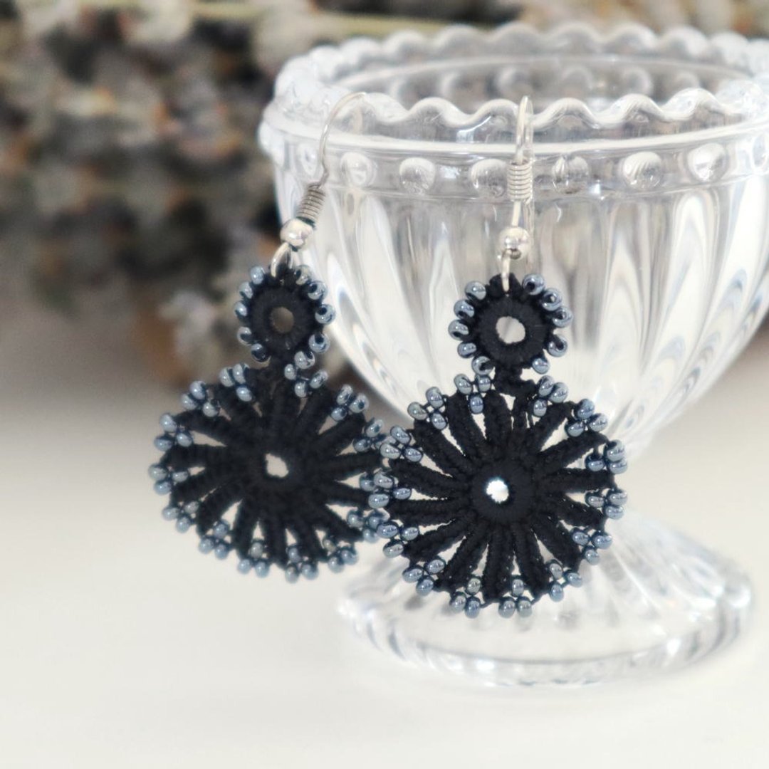 OYA crochet Earrings - TAROT -  Smoky Black - 耳环/耳夹 - 绣线 黑色