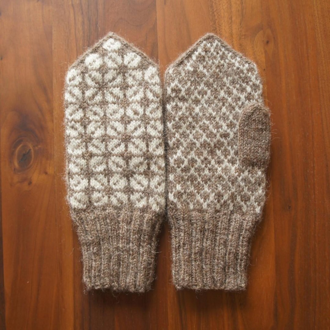 Latvian traditional pattern mittens - 手套 - 羊毛 咖啡色