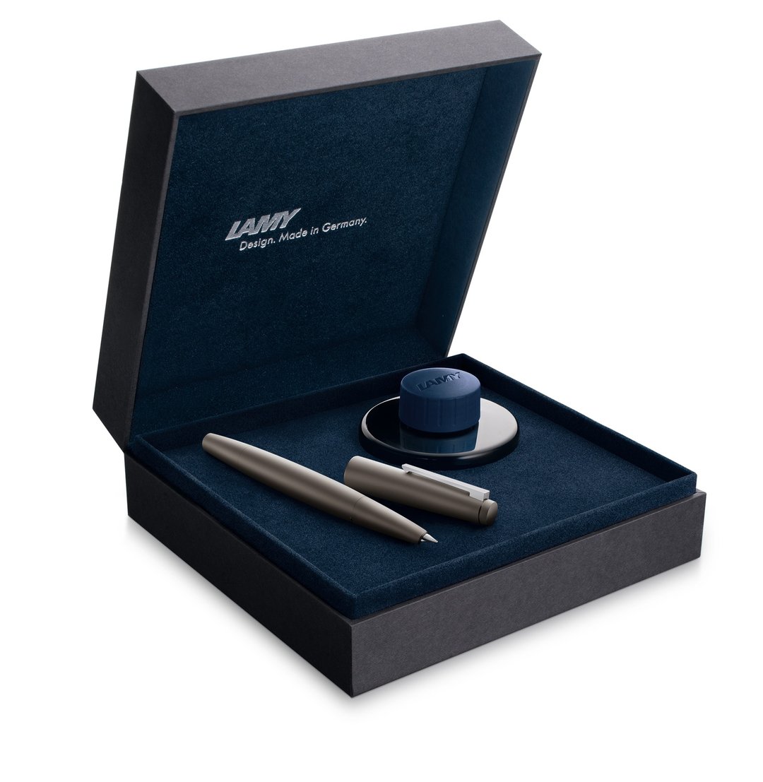LAMY 全球限量50周年纪念钢笔 / 2000 50周年系列 - 雾银 - 钢笔 - 其他金属 银色