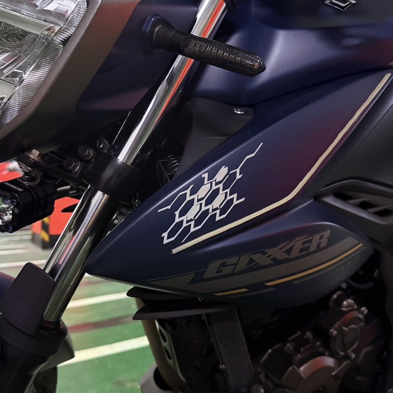 蜂巢 车贴 车身贴纸 机车贴纸 左右各1张 防水贴纸 银白色 - 贴纸 - 防水材质 