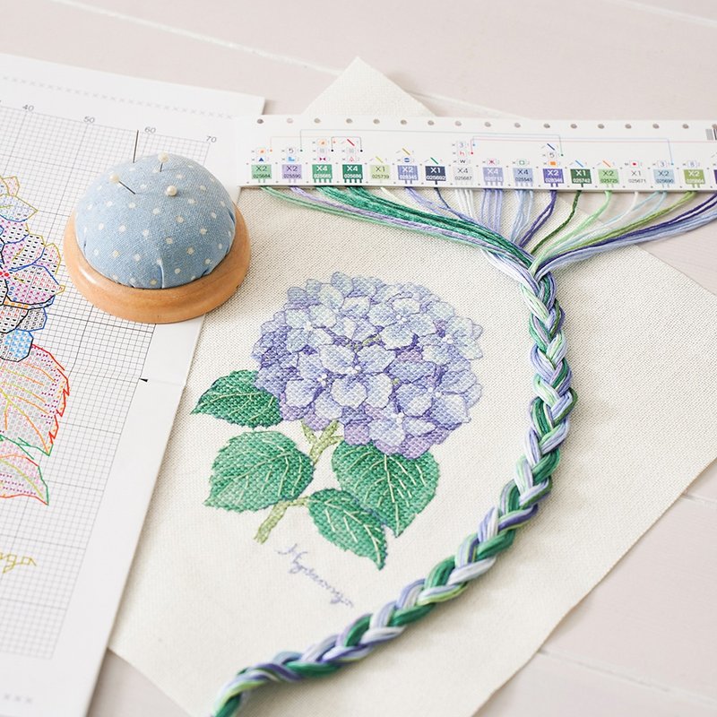 【绣球花】插画 十字绣材料套组 I Xiu Crafts - 编织/刺绣/羊毛毡/裁缝 - 绣线 
