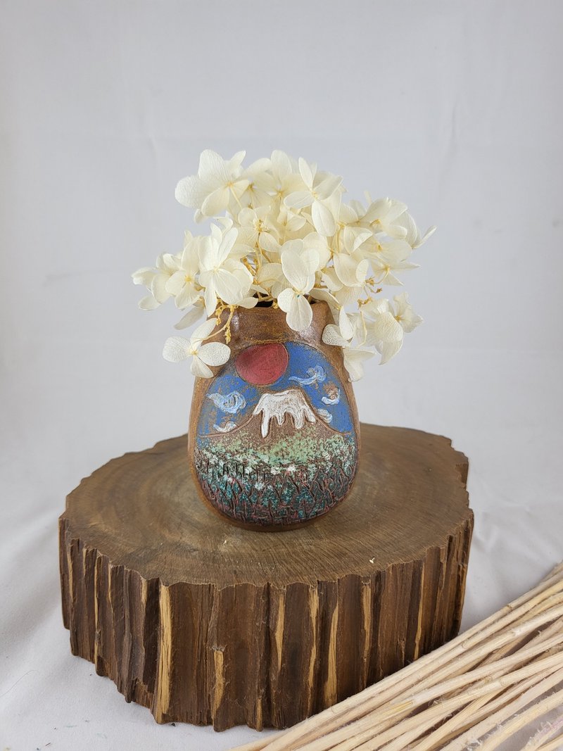 复古风手工小花瓶富士山 - 花瓶/陶器 - 陶 咖啡色