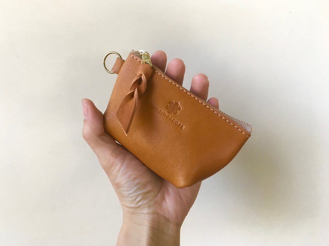JAPAN leather Nume leather mini pouch barco camel - 钥匙链/钥匙包 - 真皮 卡其色