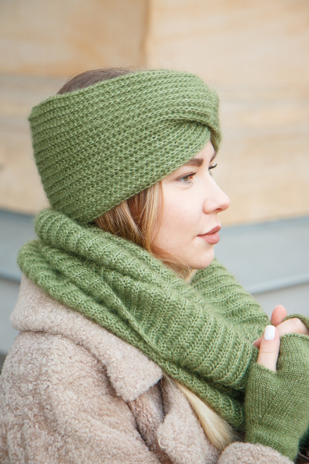 Mohair knitted headband. Green wool ear warmer - 帽子 - 羊毛 绿色