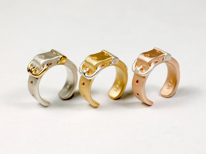 皮带耳扣/耳骨夹 cute 4mm - 耳环/耳夹 - 其他金属 金色