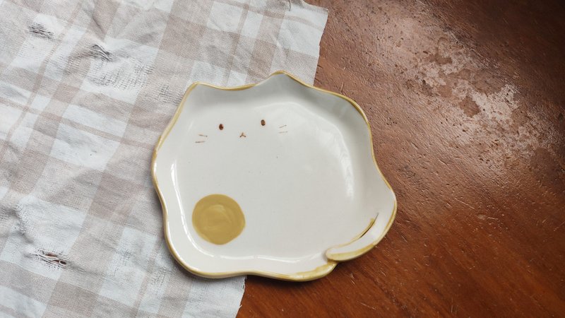 煎蛋猫猫盘 荷包蛋猫盘/造型盘/陶瓷盘 - 盘子/餐盘/盘架 - 陶 金色