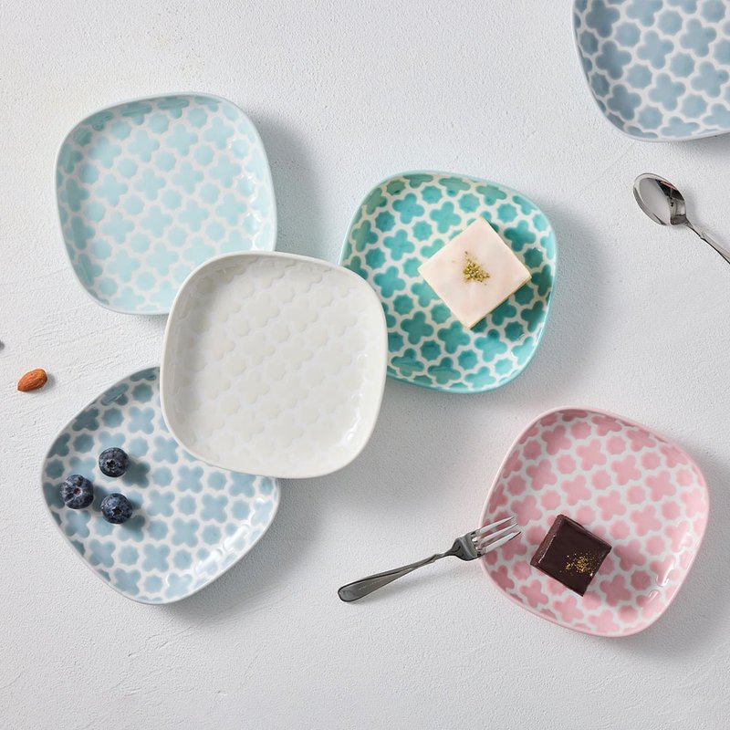 石丸波佐见烧 - 摩洛哥花砖圆角盘(小) - 5款任选 - 盘子/餐盘/盘架 - 瓷 多色