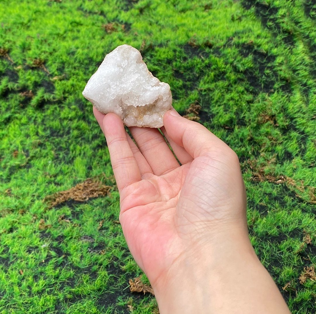 天然原矿可爱晶莹剔透玛瑙白晶簇 消磁净化 疗愈 开运 快速出货 - 摆饰 - 水晶 多色