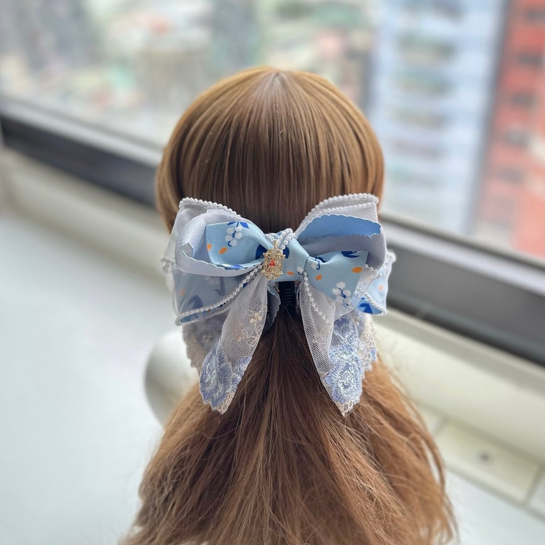 珠串卷边纱蕾丝蝴蝶结相交夹香蕉夹仙女夹发夹-浅蓝+浅灰色 - 发饰 - 其他材质 蓝色