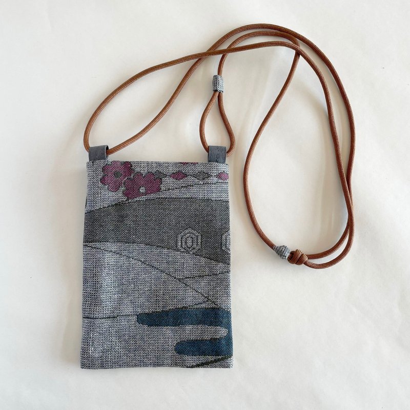 【独一无二】和服布料迷你斜背包 - 羊毛和服布料 (灰色，带有波浪、植物与云纹样式) & 棉布 (蓝灰色) - 侧背包/斜挎包 - 羊毛 灰色