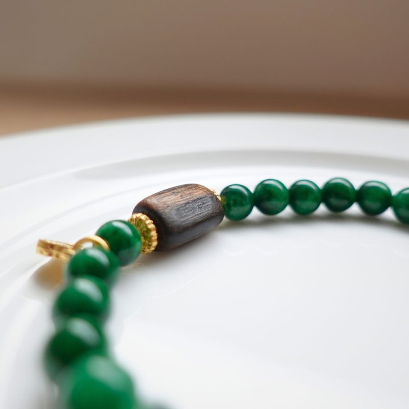 腕间的东方禅意 水润花青 沉香木 天然材质 质感与气质搭配 手链 - 手链/手环 - 玉石 绿色