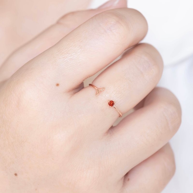 石榴石925纯银美人鱼戒指 - 戒指 - 宝石 银色