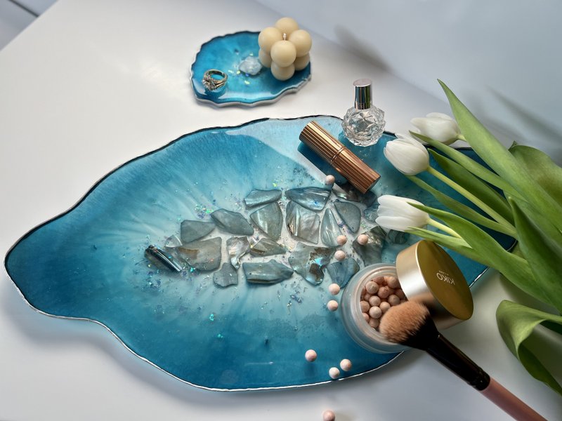 Aizen perfume tray with naturals shells, coffee table sea tray 藍染 女 禮物 喬遷禮物 - 浅碟/小碟子 - 树脂 蓝色
