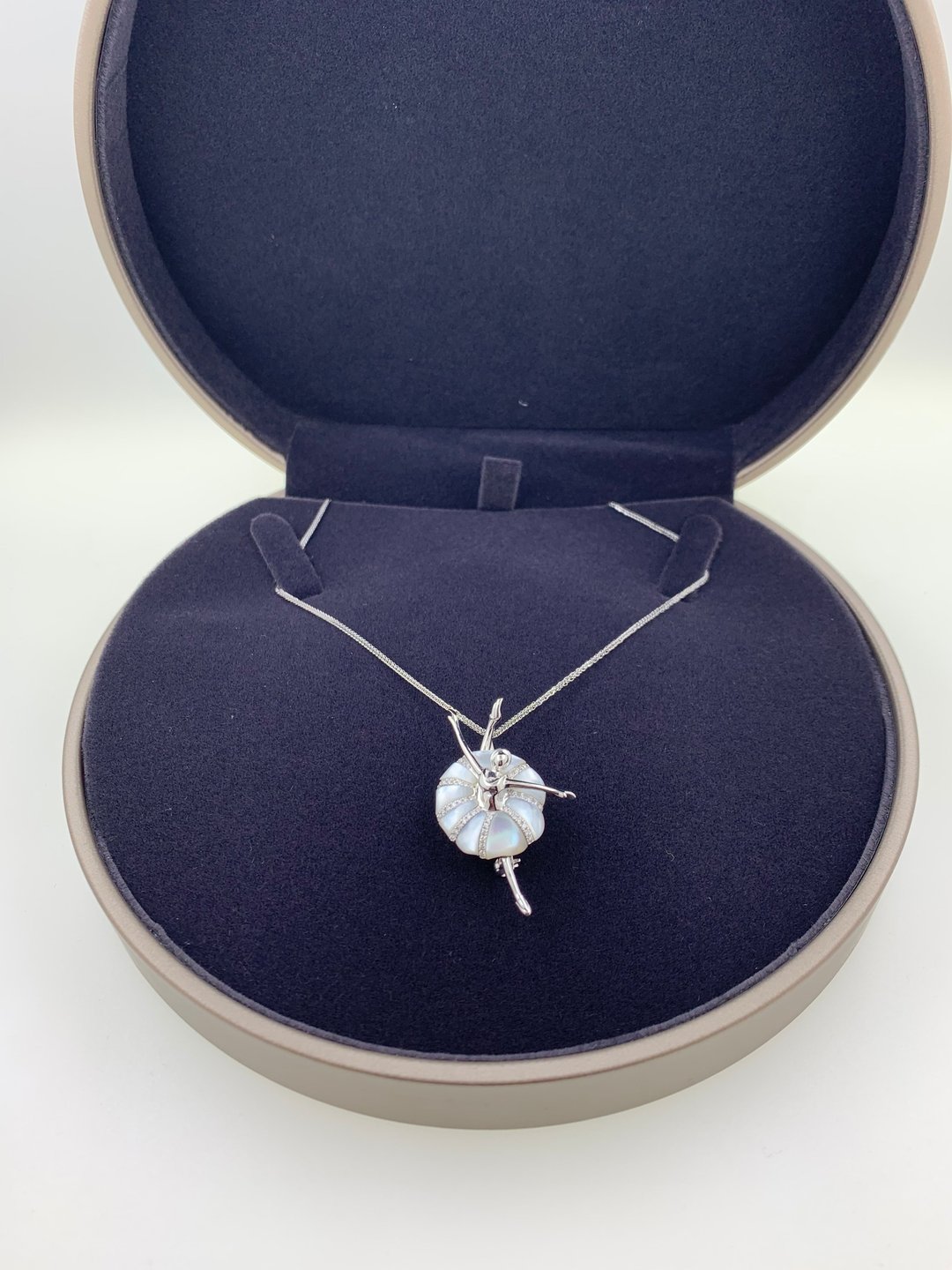 Fouetté 18K 白金贝母芭蕾舞者 颈链 / 胸针 ( 二合一 ) - 项链 - 贵金属 白色