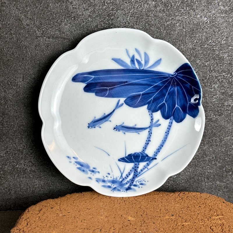 台湾良时美器【Handmade 】青花手绘瓷盘(小) - 盘子/餐盘/盘架 - 陶 白色