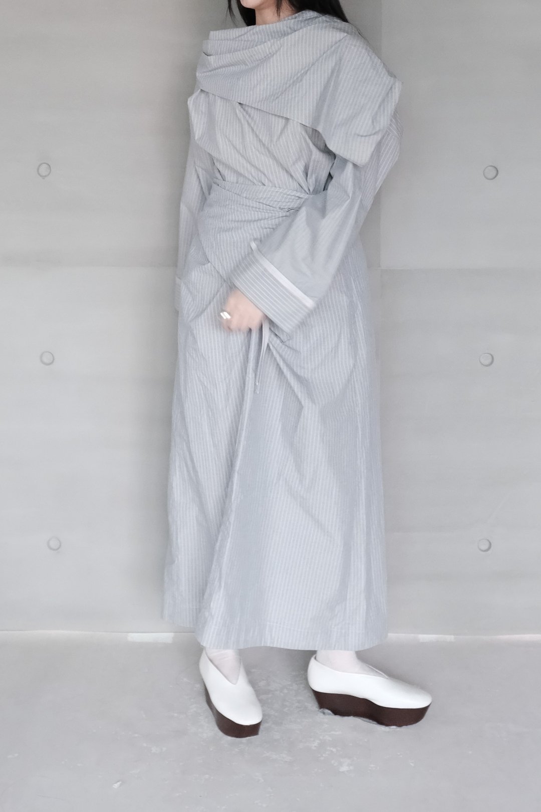蓝棉麻条纹领襟洋装 - 洋装/连衣裙 - 其他材质 