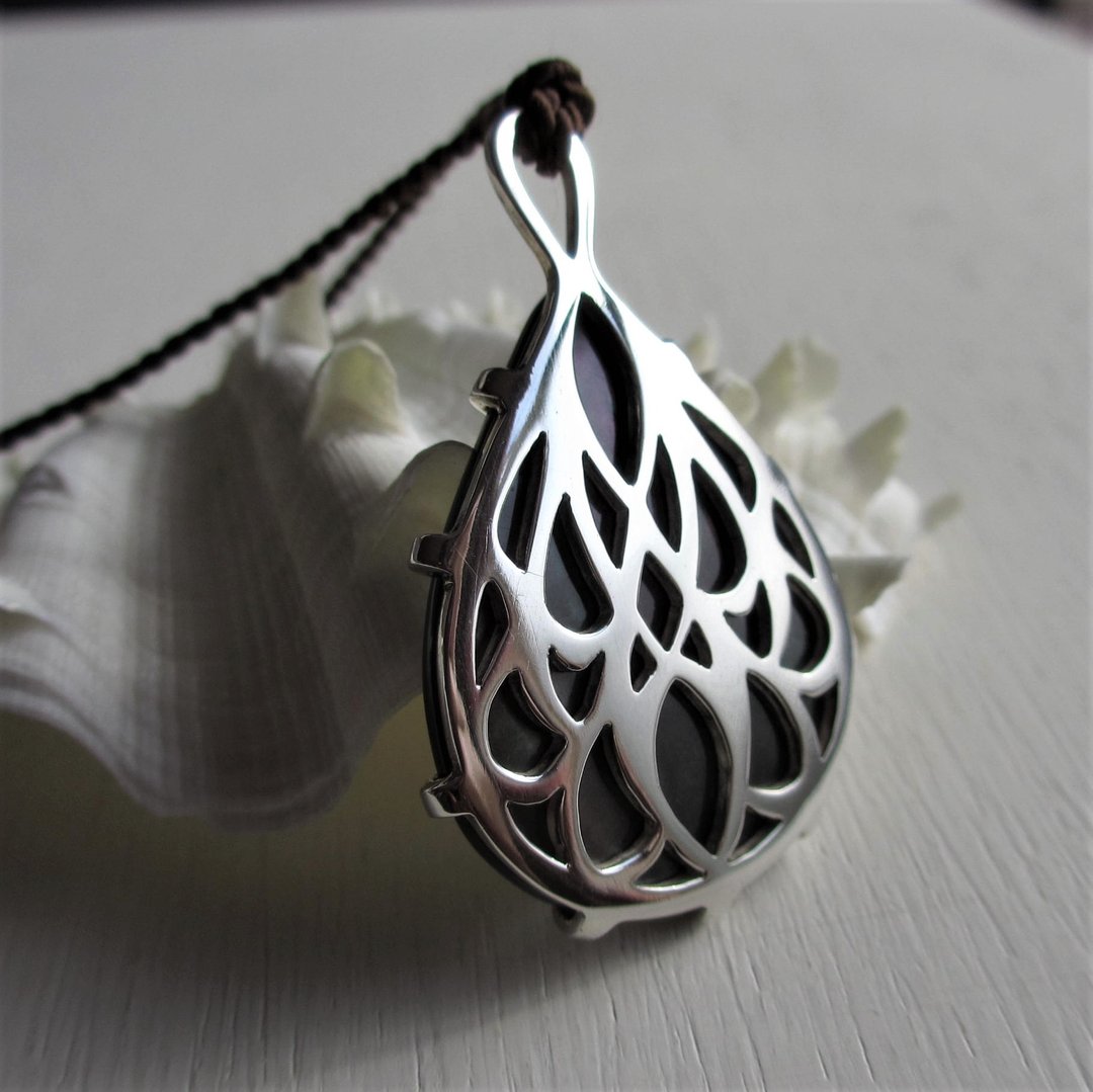 Shell / Silver Drop Silk Necklace - 项链 - 其他金属 银色