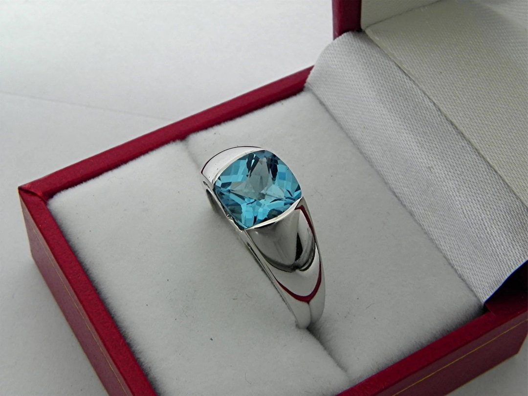 14K 白金戒指，镶嵌 AAAA 级伦敦蓝托帕石，8x8 毫米水钻切割，重达 2.42 克拉。货号 1359。 - 戒指 - 宝石 蓝色