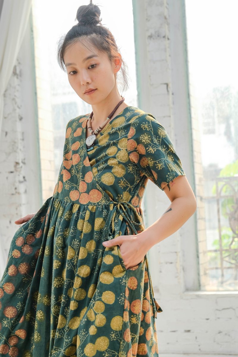 裹身洋装 短袖 B046 月花草 flower - 洋装/连衣裙 - 棉．麻 