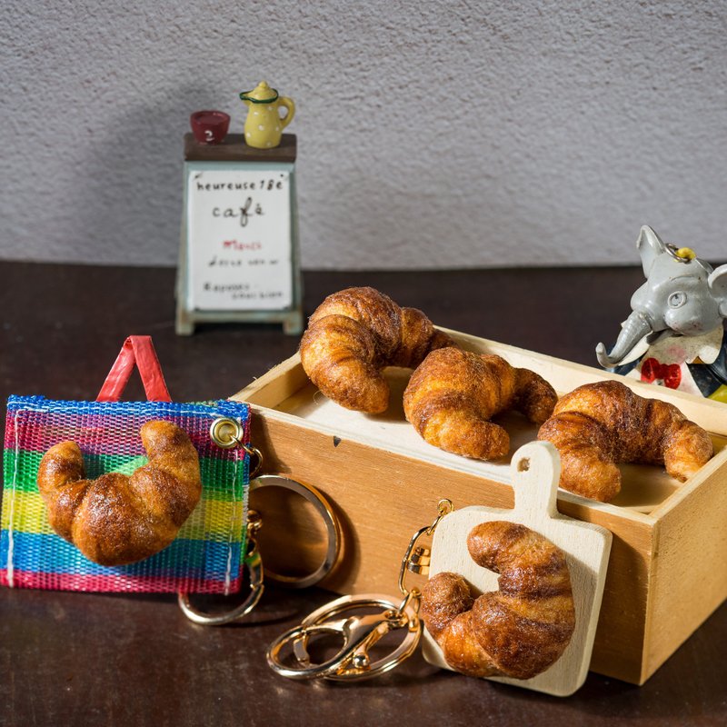 拟真羊毛毡小可颂面包(磁铁/别针/钥匙圈/茄芷袋) - 钥匙链/钥匙包 - 羊毛 咖啡色