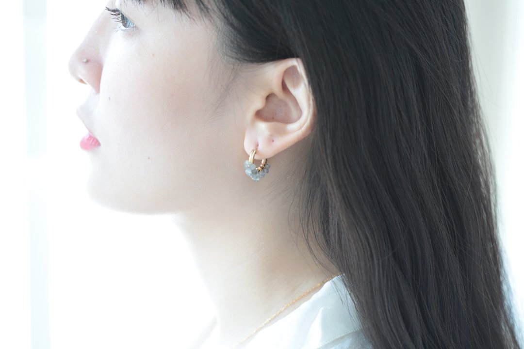 HappyCircle1.5cm│拉长石裙摆款 14kgf 耳夹 蓝光 生日 礼物 灰 - 耳环/耳夹 - 半宝石 银色