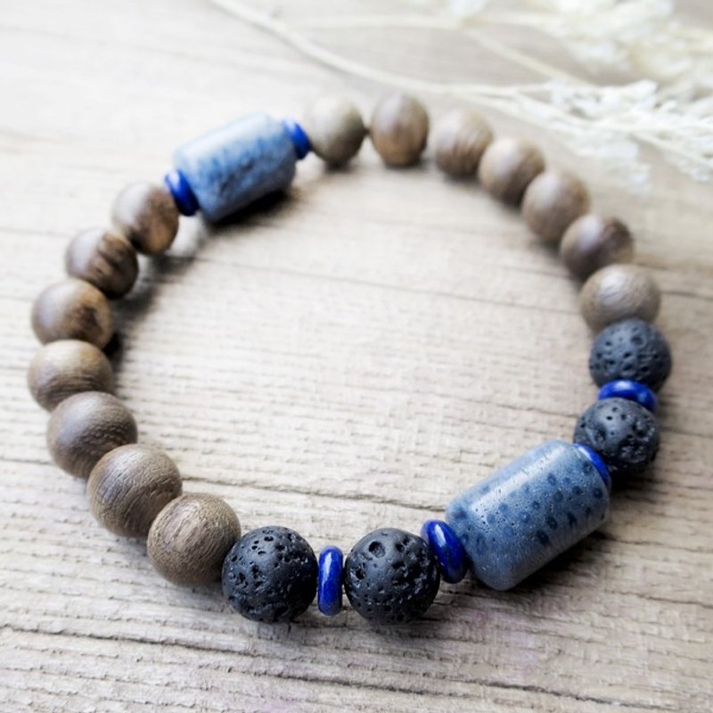 VIIART。山石。沉香蓝珊瑚火山石黄铜手环。限量商品 - 手链/手环 - 其他金属 金色