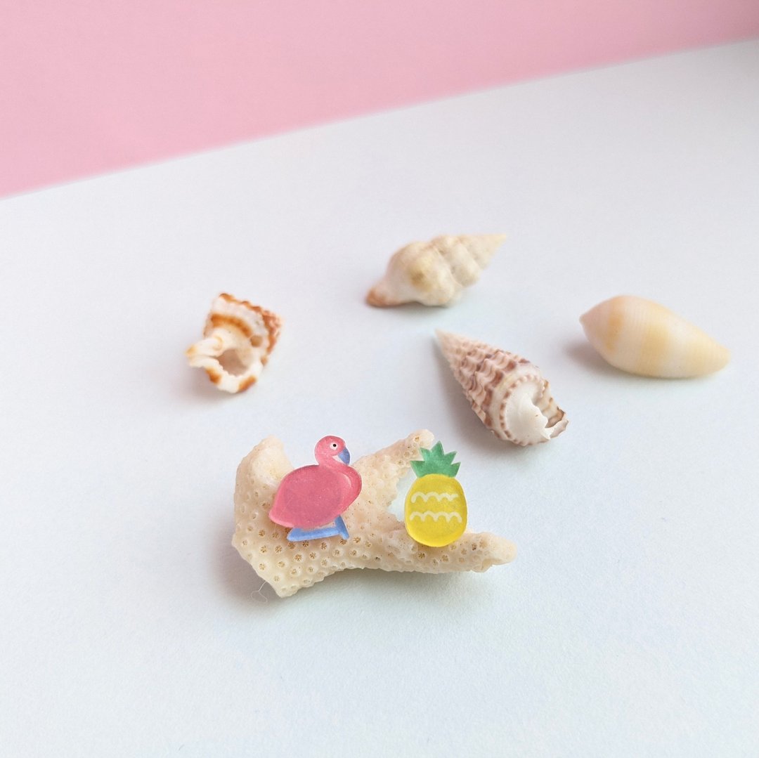 Flamingo x pineapple hand-painted plastic van earrings Clip-On - 耳环/耳夹 - 塑料 粉红色