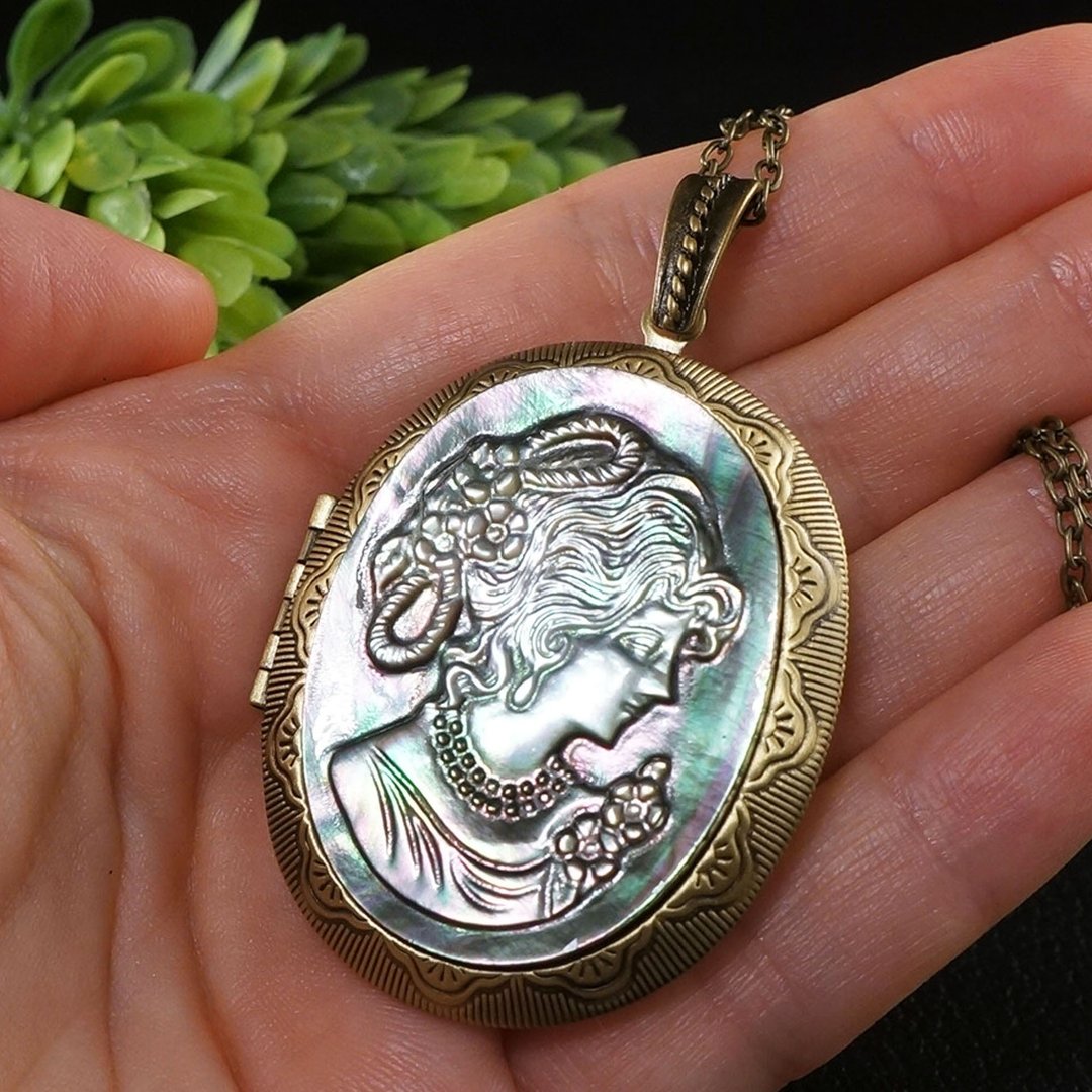 Gray Mother of Pearl Lady Girl Cameo Photo Locket Victorian Necklace Jewelry - 项链 - 贝壳 灰色