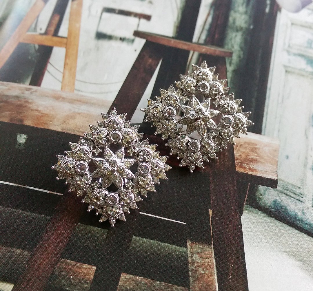 银白 星花 夹式耳环。西洋古董饰品 - 耳环/耳夹 - 其他金属 金色