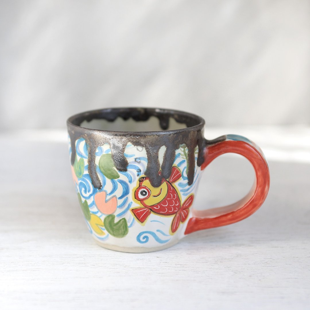 Red goldfish and aquatic plant coloring mug, red with blue heart handle - 咖啡杯/马克杯 - 陶 红色