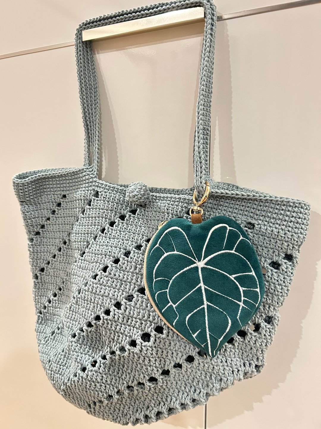 Anthurium 绿色刺绣零钱包 S 尺寸 - 零钱包 - 其他材质 绿色