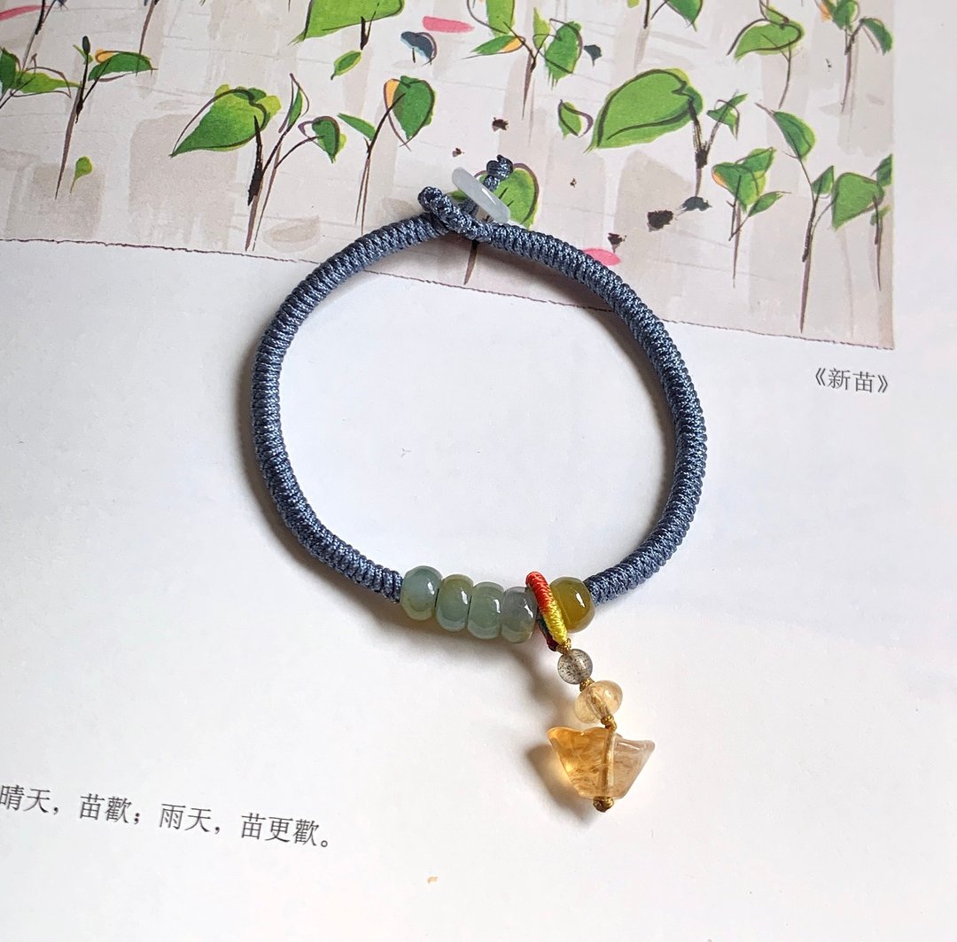 手作 寒江雪。天然缅甸双彩翡翠编织手链 黄水晶元宝五彩绳吊坠 - 手链/手环 - 玉石 多色