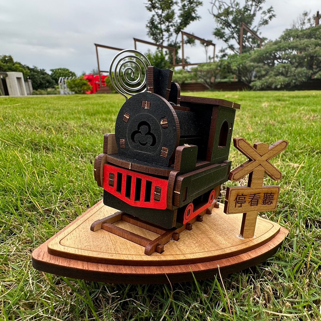 【手作DIY】蒸汽火车 留言/名片夹 模型 摆饰 桌上收纳 - 木工/竹艺/纸艺 - 木头 咖啡色